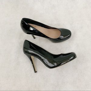 Vince Camuto patent leather black heel size 9.5